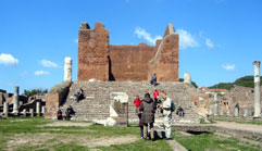 Ostia Forum heute